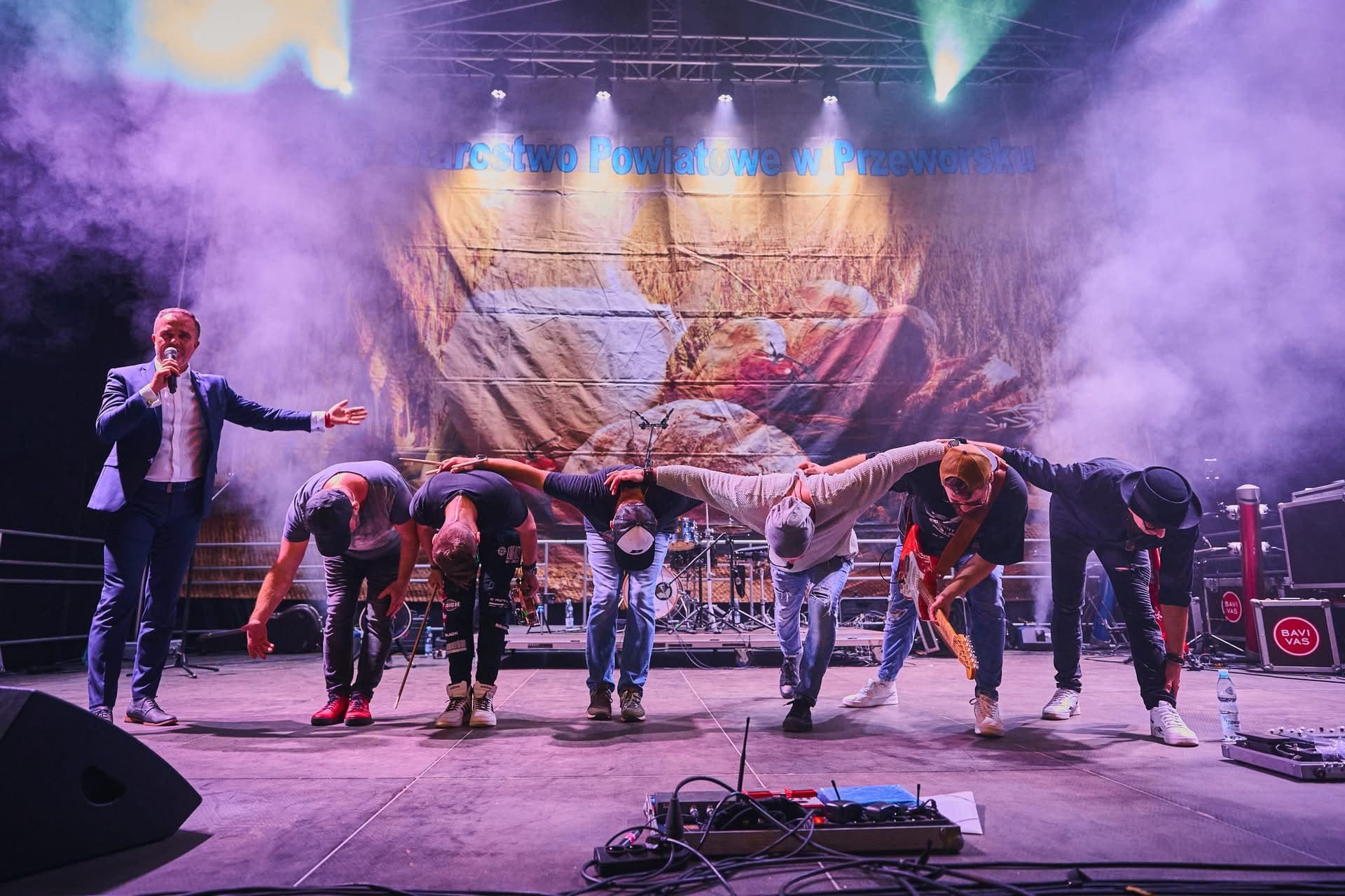 REDLIN Band - Join our community